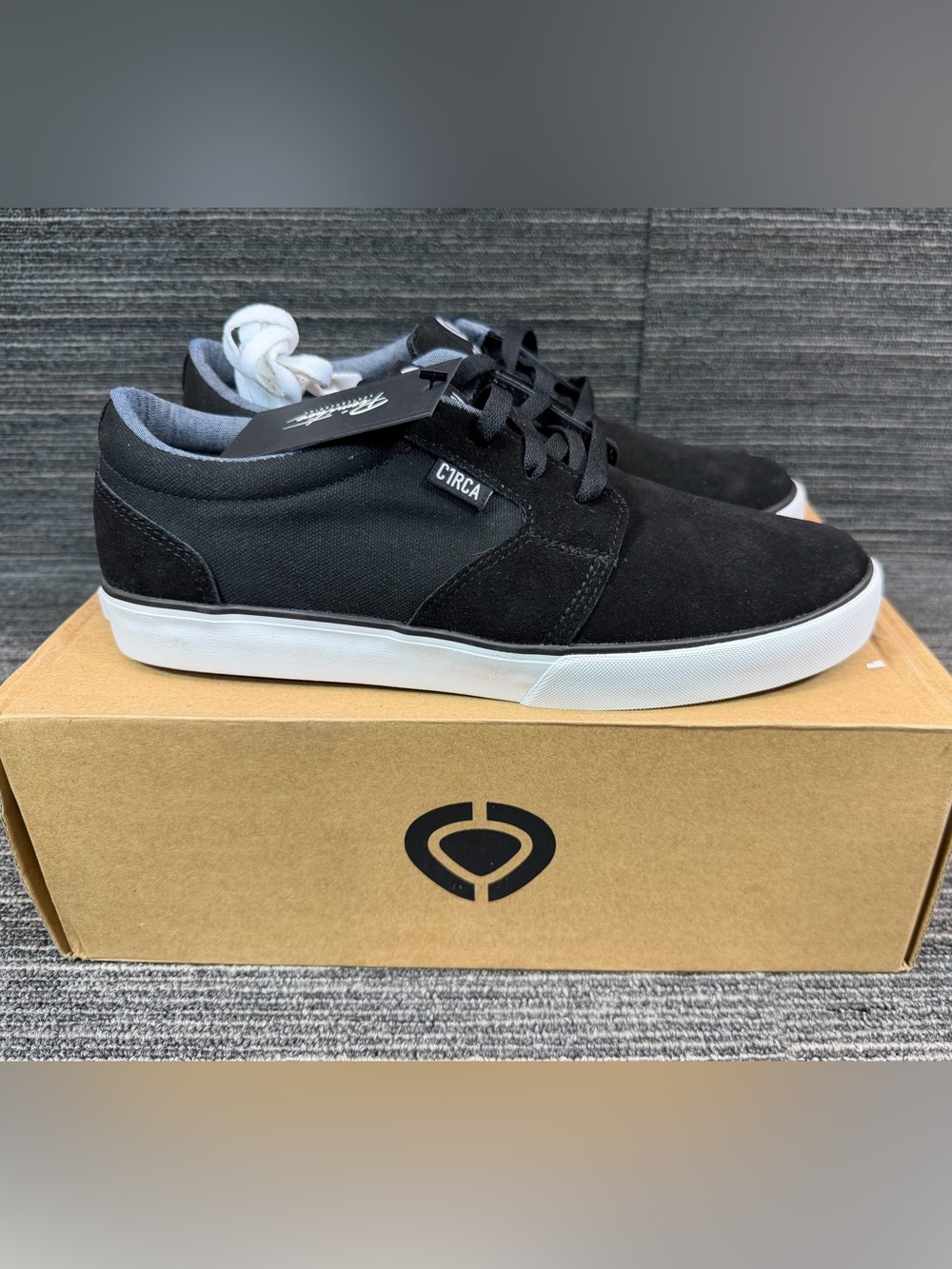 C1RCA HESH 2.0 Black/White Low-Top Vintage Skate Sneakers Men’s 10 New